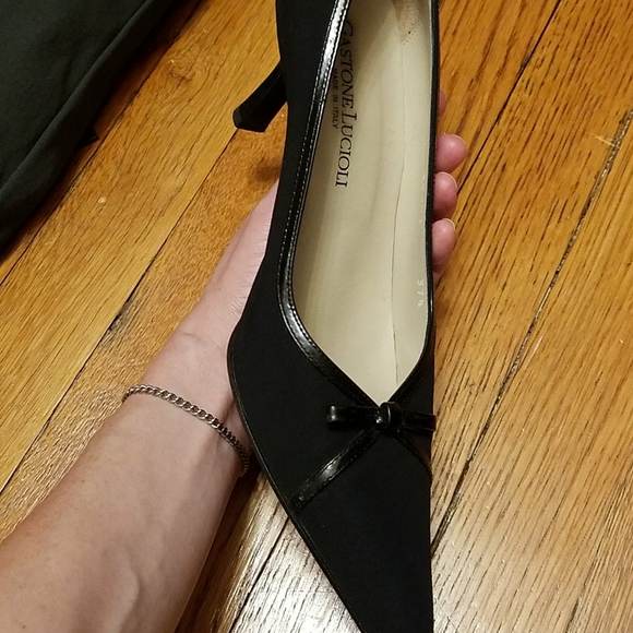 Gastone Lucioli black heels w/patent leather bow - Picture 4 of 8